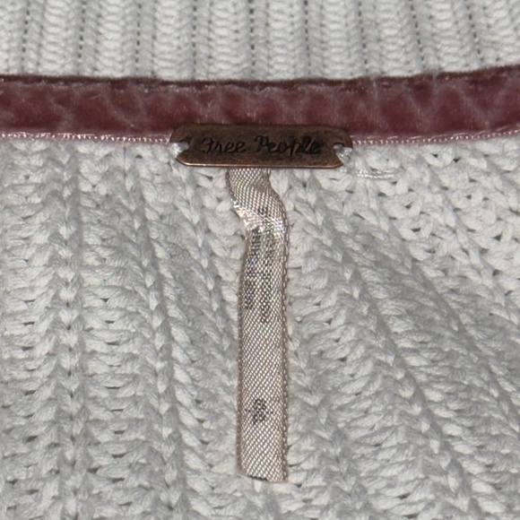 Free People Damsell Bell Sleeve Chunky Knit Cropped Sweater-Size Small - Picture 8 of 10